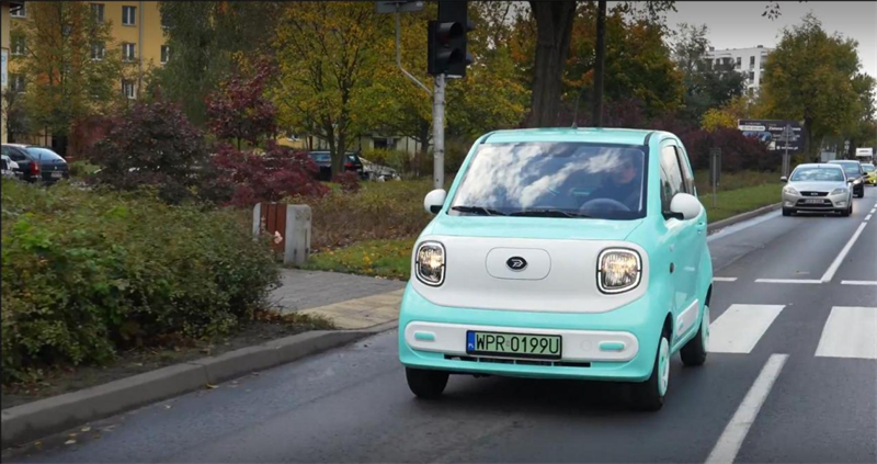 【เบ็นทู: บทต่อไป แฟชั่นที่กำลังเคลื่อนไหว】 Shandong Bentu New Energy Technology Co., Ltd. นำเสนอผลิตภัณฑ์ใหม่ เราขอเชิญคุณไปที่มิลานเพื่อชมความโรแมนติกและความแข็งแกร่งของรถเปิดประทุนไฟฟ้า